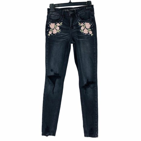Vanilla Star Jeans sz 5 9686 Embroider Distress - Picture 1 of 9